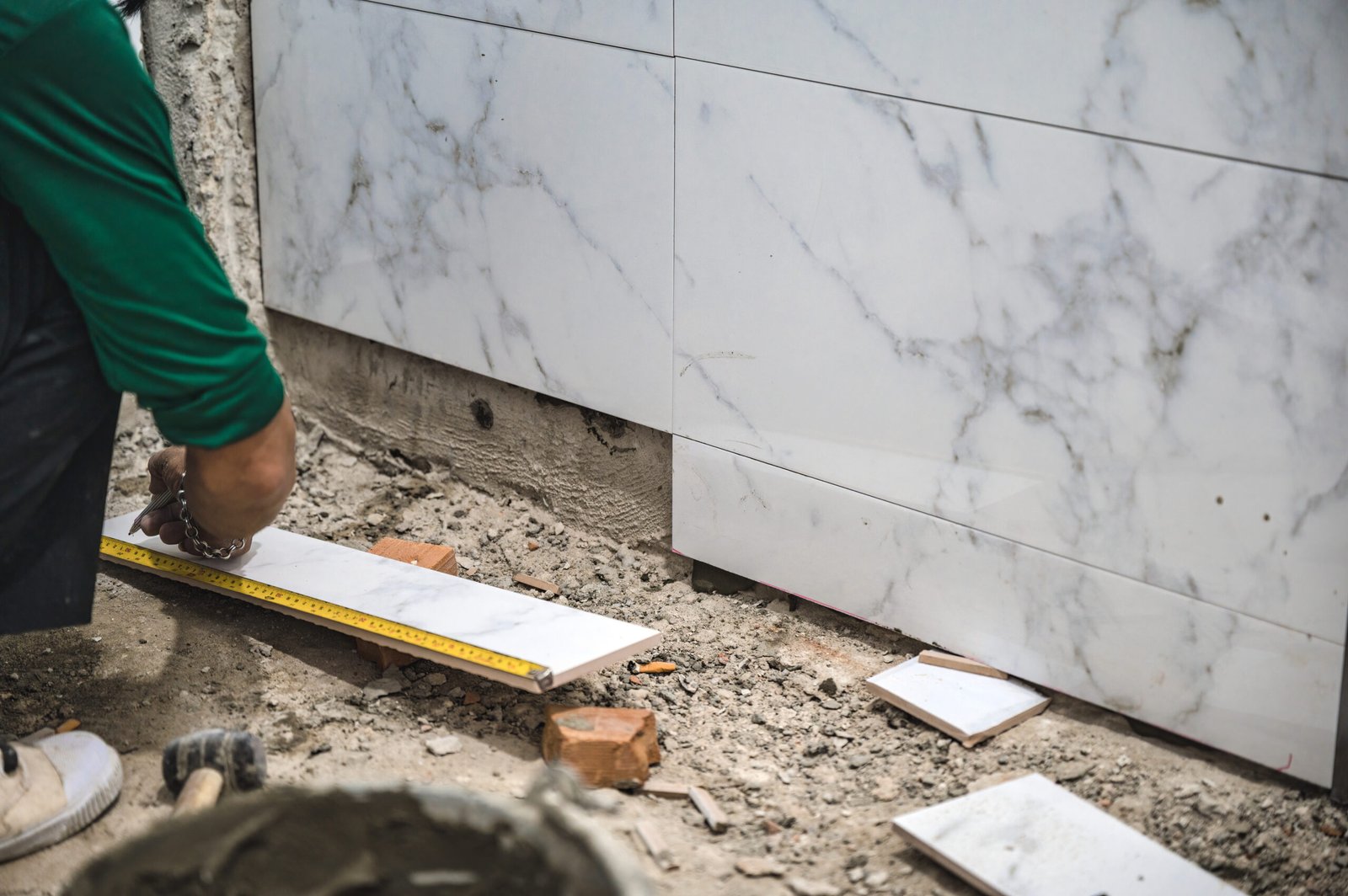 Marble-Look Sanitary Tiles